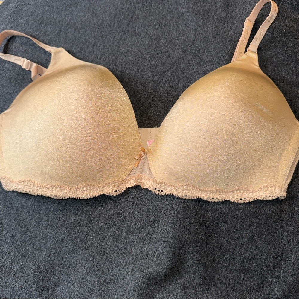 Victoria’s Secret Angel Cream Lace Trim Bra 34D